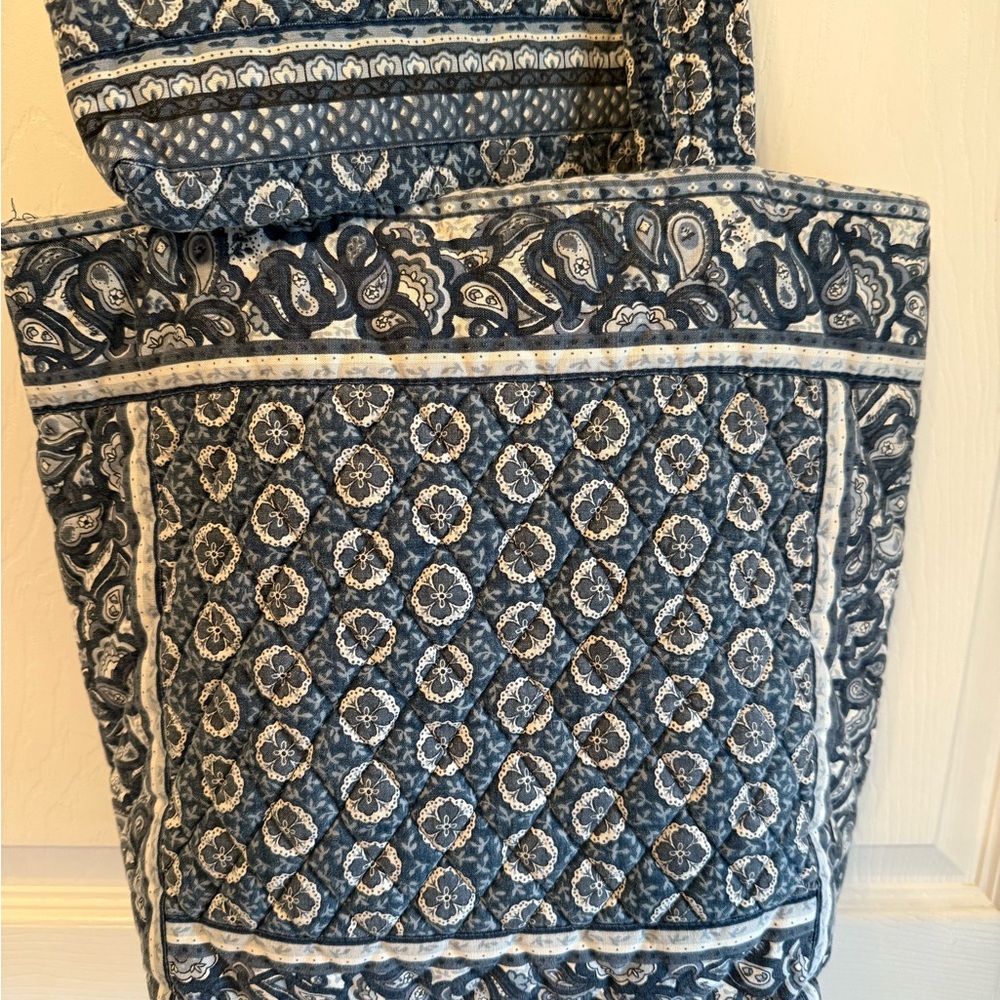 Vera Bradley Blue and White Tote Bag - Picture 3 of 10